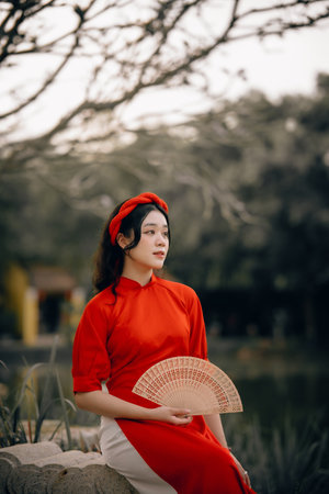 女性扒开大腿内侧小肚子痒